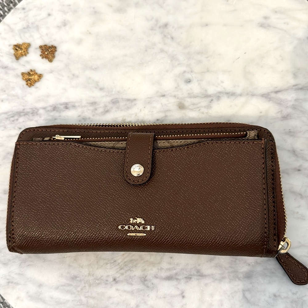 Coach Multifunction Wallet with removable card and coin pouch